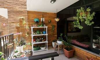 Imagem 4: Com duas varandas amplas esse village com três suítes a venda na praia de Jaguaribe