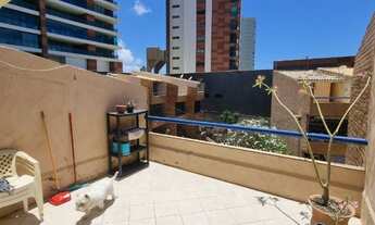 Imagem 5: Com duas varandas amplas esse village com três suítes a venda na praia de Jaguaribe