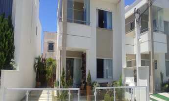 Imagem: Casa duplex decorada em condomínio fechado