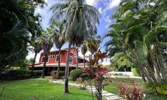 Imagem 5: Casa em condomínio fechado de alto padrão com quatro quartos e armários planejados a venda