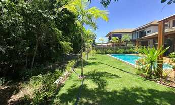 Imagem 2: Com ambientes amplos e moderno essa casa decorada com quatro suítes e área gourmet a venda