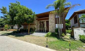 Imagem 5: Com ambientes amplos e moderno essa casa decorada com quatro suítes e área gourmet a venda