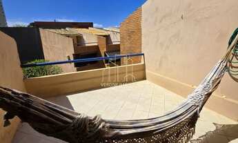 Imagem 3: Com duas varandas amplas esse village com três suítes a venda na praia de Jaguaribe