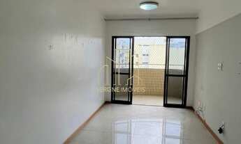 Imagem 3: Excelente apartamento com três quartos armários e varanda a venda no Costa Azul