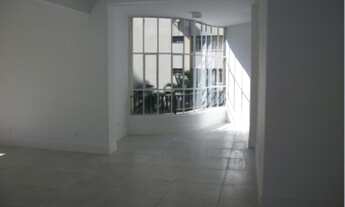 Imagem 4: Apartamento padrão, 2 dormitório(s), 1 banheiro(s), 1 garagem(ns), 120,00m² Apto com varan