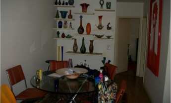 Imagem: 2 quartos, sala de estar e sala de jantar