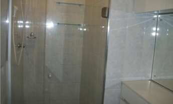 Imagem 3: Otimo apto com 2 dormitorios com armarios embutidos, 2 banheiros sendo 1 de empregada, lav