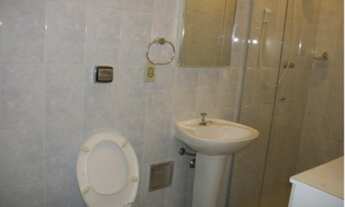 Imagem 4: Otimo apto com 2 dormitorios com armarios embutidos, 2 banheiros sendo 1 de empregada, lav