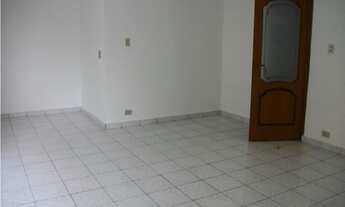 Imagem 6: Apto reformado com 3 dormitórios sendo 1 suite, todos com armários embutidos, piso frio em