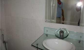 Imagem 7: Apto sendo 1 suite com armários, sala ampla com linda vista, cozinha americana com armário