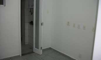 Imagem 5: LOCAÇÃO - Apto com 2 quartos com armários embutidos sendo 1 quarto com varanda, 01 quadra