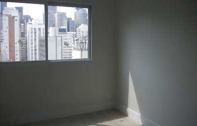 Imagem 2: Apto Reformado tudo novo - com 2 dorm , 1 banheiro, cozinha c/ armarios- 1 vaga e piscina