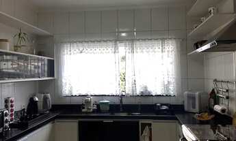 Imagem 2: Lindo sobrado a venda - com 3 dorm sendo 02 suites, 02 vagas - 250m² - otima localização p