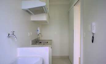 Imagem 5: APARTAMENTO para Locação - REFORMADO - com 1 dormitório com armários planejados, sala com