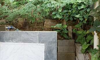 Imagem 3: Sobrado com 2 dormitórios com armários, sala 2 ambientes, WC mais lavabo, edícula, quintal