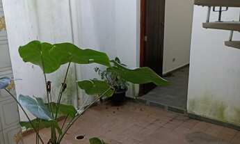 Imagem 5: Sobrado com 2 dormitórios com armários, sala 2 ambientes, WC mais lavabo, edícula, quintal