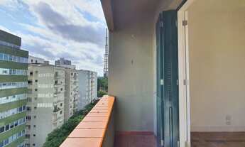 Imagem 4: Apto totalmente reformado , com 3 dormitórios sendo 1 suite com varanda, sala ampla com te