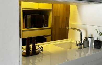 Imagem 5: Apartamento para locação - MOBILIADO - com 01 dormitorio com ar condicionado, sala com var