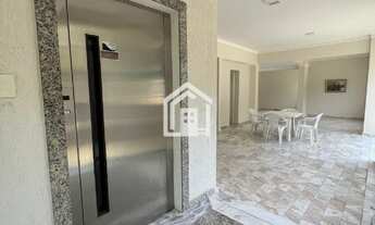 Imagem 3: Apartamento amplo de 2 quartos com dependência no Costa Azul