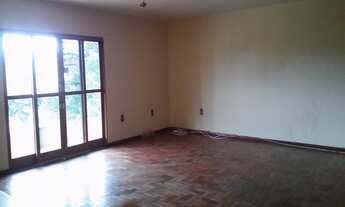 Imagem 3: Apartamento cobertura DUPLEX, bairro central em Uruguaiana. Pátio lateral e garagem