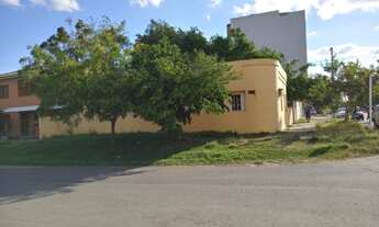 Imagem 2: 3 dormitórios, 1 suítes, 1 banheiros, 2 vagas na garagem, 400M² de Área Construída