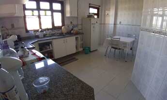 Imagem 4: 4 dormitórios, 1 suítes, 2 banheiro, 1 vaga na garagem, 200M² de Área Construída