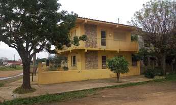 Imagem 2: 3 dormitórios, 2 banheiro, 3 vagas na garagem, 600M² de Área Construída, 600M² de Área Tot