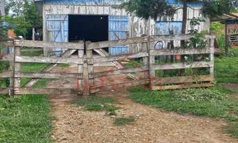 Imagem 3: 4 dormitórios, 3 banheiro, 1 vaga na garagem, 585M² de Área Construída, 585M² de Área Tota