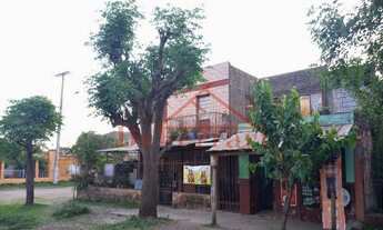 Imagem 2: 4 dormitórios, 2 banheiro, 2 vagas na garagem, 204M² de Área Construída, 204M² de Área Tot