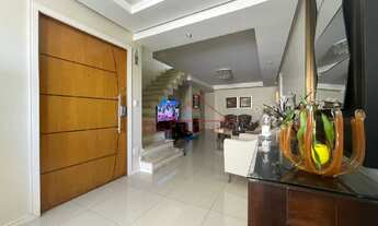 Imagem 5: 4 dormitórios, 2 suíte, 2 banheiro, 2 vagas na garagem, 184M² de Área Construída