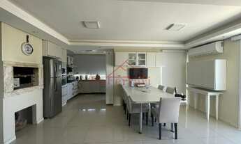 Imagem 4: 4 dormitórios, 2 suíte, 2 banheiro, 2 vagas na garagem, 184M² de Área Construída