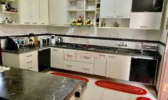 Imagem 7: 3 dormitórios, 1 suítes, 2 banheiro, 3 vagas na garagem, 198M² de Área Construída