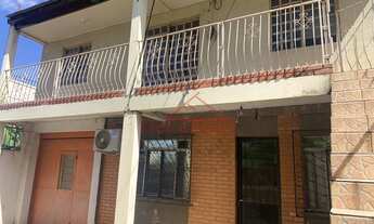 Imagem: 4 dormitórios, 2 banheiro, 1 vaga na garagem