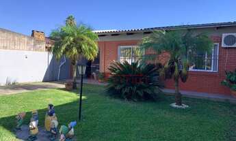 Imagem 2: 3 dormitórios, 2 banheiro, 4 vagas na garagem, 300M² de Área Construída, 300M² de Área Tot