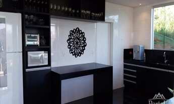 Imagem 5: CASA A VENDA NO CONDOMÍNIO MIRANTE DA MATA EM NOVA LIMA, MODERNA, CONSTRUÍDA EM LOTE DE 81