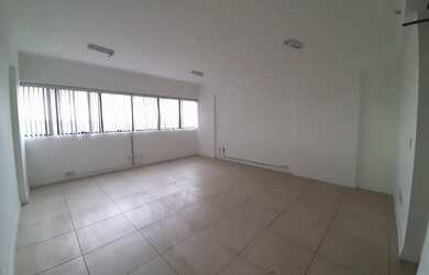 Imagem 2: Sala Comercial à Venda em Buraquinho, Lauro de Freitas-BA: 1 Sala, 1 Banheiro, 1 Vaga de G