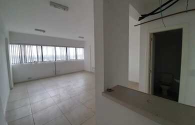 Imagem 7: Sala Comercial à Venda em Buraquinho, Lauro de Freitas-BA: 1 Sala, 1 Banheiro, 1 Vaga de G