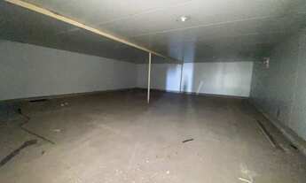 Imagem 7: Galpão Comercial à Venda em Salvador-BA, Bairro Comércio: 1 Sala, 3 Banheiros, 10 Vagas, 1