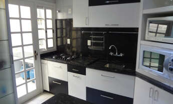 Imagem 4: Sobrado três dormitórios (01 suíte) completamente mobiliado para VENDA - Bairro Vinhedos