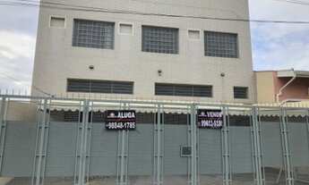 Imagem: 2 banheiro, 3 vagas na garagem, 291M² de