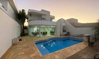 Imagem 3: 3 dormitórios, 3 suíte, 2 vagas na garagem, 310M² de Área Construída, 310M² de Área Total