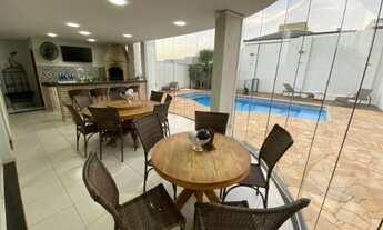 Imagem: 3 dormitórios, 3 suíte, 2 vagas na garagem