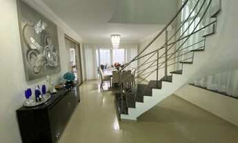 Imagem 4: 3 dormitórios, 3 suíte, 2 vagas na garagem, 310M² de Área Construída, 310M² de Área Total