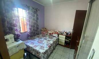 Imagem 2: 3 dormitórios, 2 banheiro, 3 vagas na garagem, 160M² de Área Construída