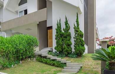 Imagem 3: CONDOMÍNIO MIRANTE CAMBORIÚ - CASA DUPLEX - 04 DORMITÓRIOS, SENDO 03 SUÍTES - MOBILIADA