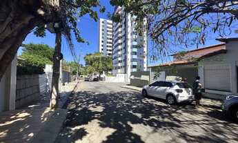 Imagem 5: A 5ª Avenida Imóveis apresenta esta bem localizada CASA TÉRREA, c/ 3 Suites + anexo, ideal