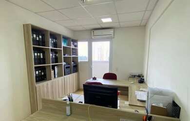 Imagem 2: Sala comercial - Locação - Mobiliada - Santo Amaro, S.P. - 40m², 2 salas, ar-condicionado