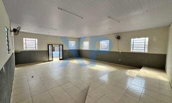 Imagem 5: Galpão Comercial à Venda em Divinópolis-MG - Bairro Jardinópolis - 1 Sala, 2 Banheiros, 25