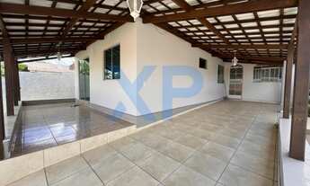 Imagem: Casa à venda em Divinópolis-MG, Bairro