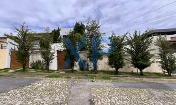 Imagem 2: Impecável Casa Duplex de 4 Quartos e 2 Suítes em Divinópolis-MG, Bairro Levindo Paula Pere